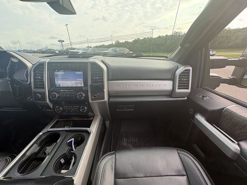 Used 2019 Ford F250 Lariat w/ Lariat Ultimate Package AWD/4WD image 23