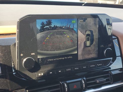 Certified 2023 Nissan Pathfinder Platinum w/ Lighting Package (N93) image 24