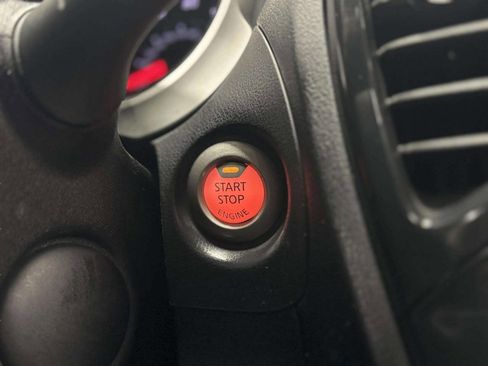 Used 2013 Nissan Juke SL image 28