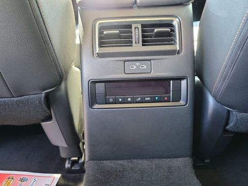 Used 2025 MAZDA CX-70 3.3 Turbo w/ Preferred Package image 13