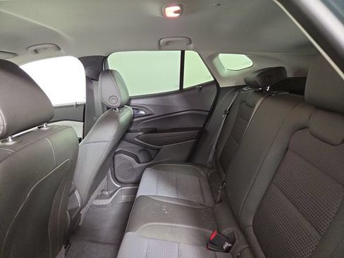 Used 2025 Chevrolet Trax LT FWD image 15