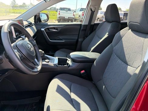 Used 2025 Toyota RAV4 XLE w/ Convenience Package AWD/4WD image 18