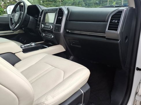 Used 2018 Ford Expedition Max Platinum AWD/4WD image 9