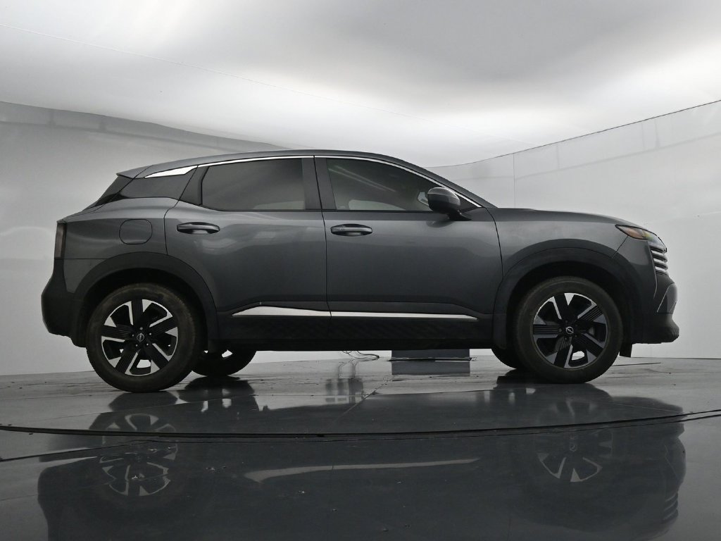 Used 2025 Nissan Kicks SV w/ Illumination Package AWD/4WD image 24