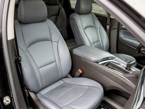 Used 2021 Buick Enclave Essence image 40