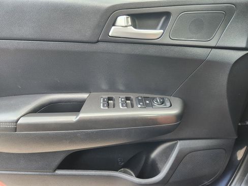 Used 2021 Kia Sportage LX FWD image 21
