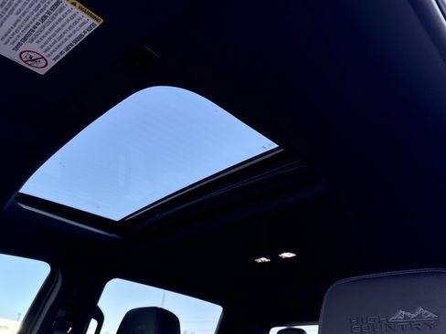 Used 2023 Chevrolet Silverado 2500 High Country image 27