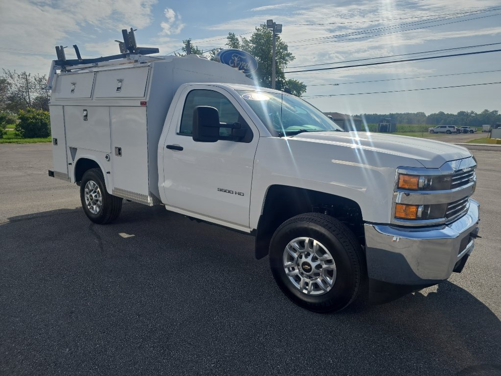 Used 2015 Chevrolet Silverado 3500 2WD Regular Cab image 4