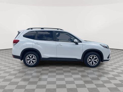 Certified 2023 Subaru Forester Premium AWD/4WD image 27