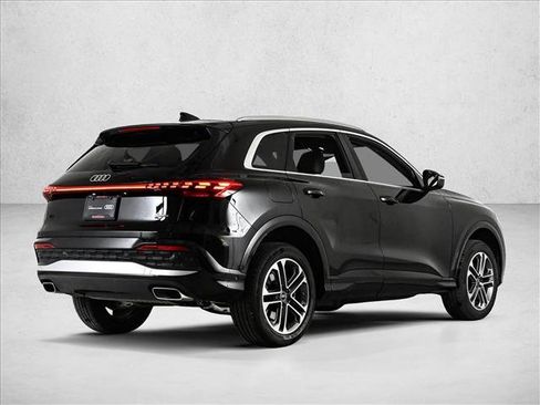Certified 2025 Audi Q5 Premium w/ Convenience Package AWD/4WD image 5