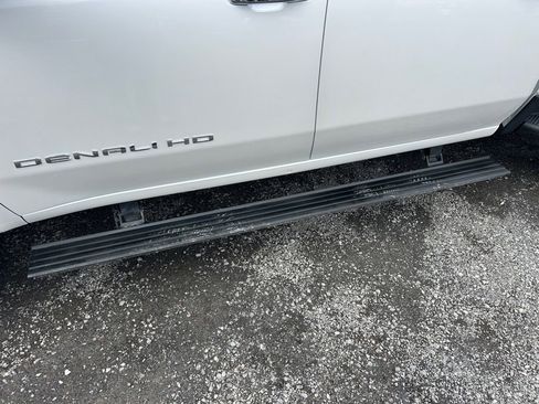 Used 2024 GMC Sierra 2500 Denali Ultimate image 11