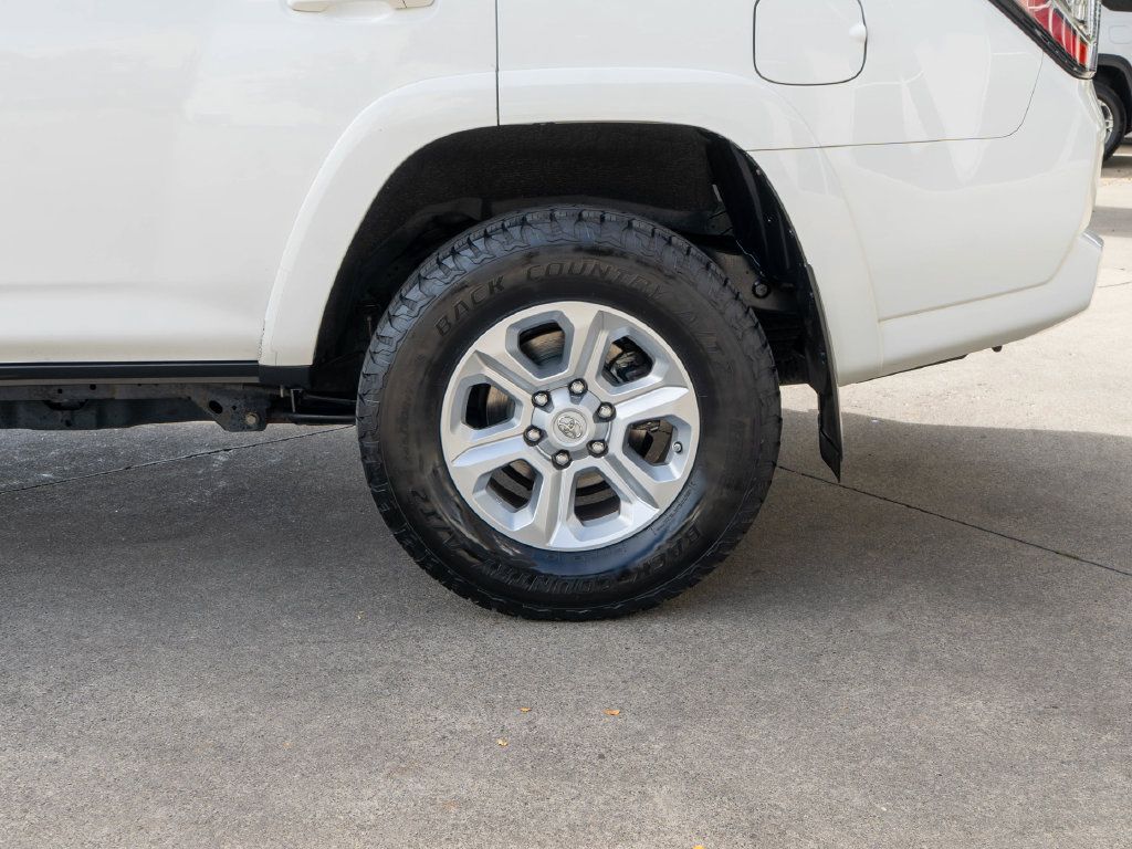 Used 2020 Toyota 4Runner SR5 Premium w/ Moonroof Package AWD/4WD image 31