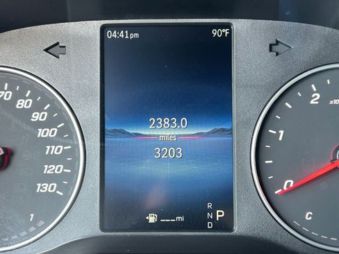 Used 2025 Mercedes-Benz Sprinter 2500 image 21