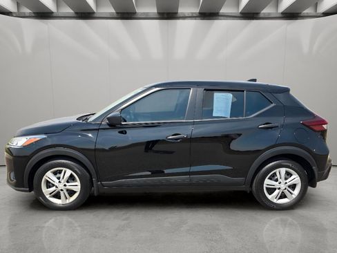 Used 2025 Nissan Kicks Play S w/ Interior Electronics Package FWD image 2