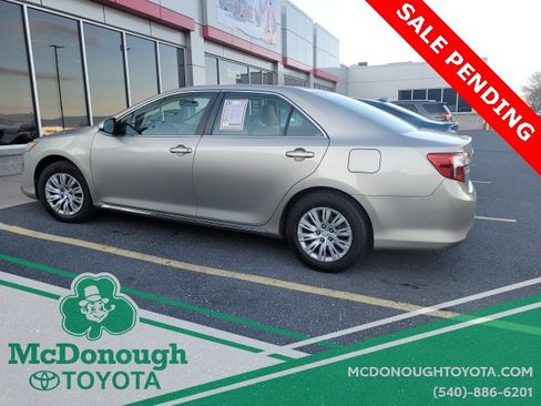 Used 2014 Toyota Camry LE image 7