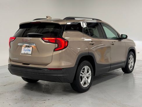 Used 2018 GMC Terrain SLE w/ Driver Convenience Package image 4