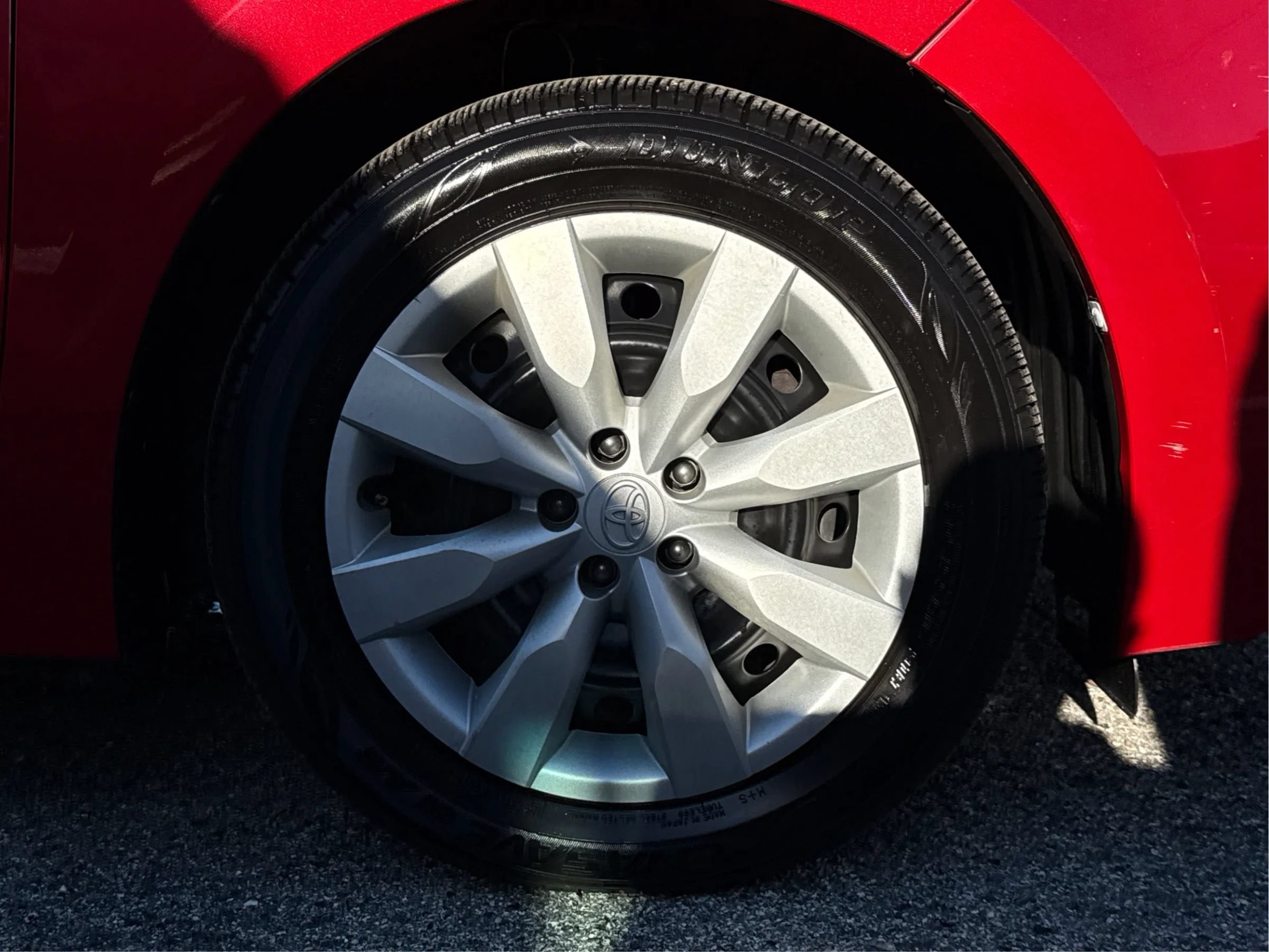 Used 2016 Toyota Corolla LE FWD image 10