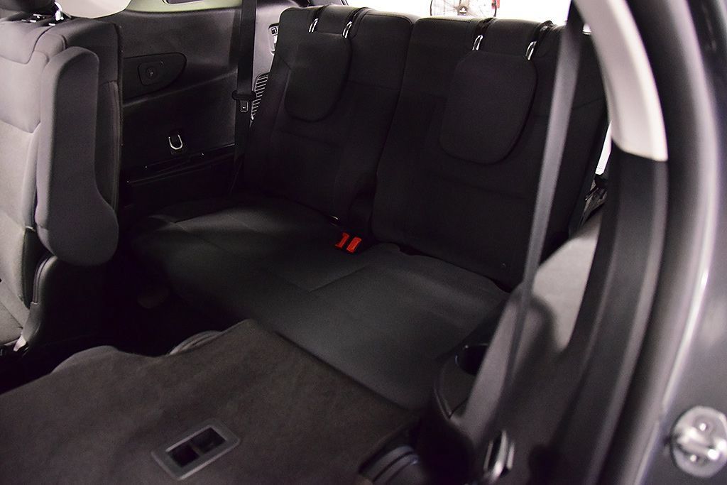 Used 2025 Ford Explorer Active AWD/4WD image 34