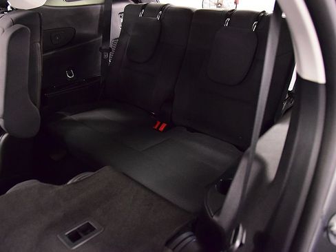 Used 2025 Ford Explorer Active AWD/4WD image 34