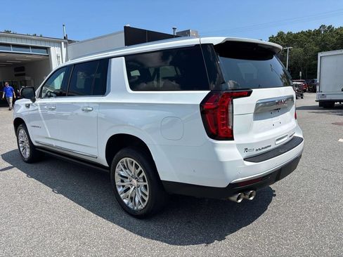 Used 2023 GMC Yukon XL Denali w/ Advanced Technology Package AWD/4WD image 3