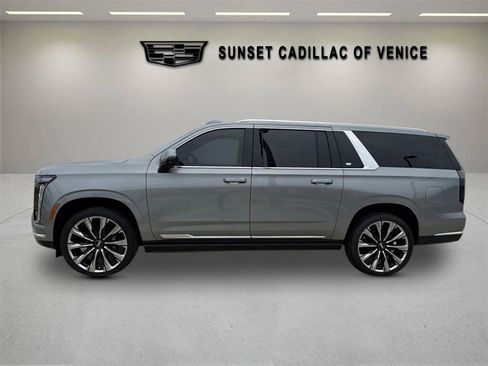 New 2026 Cadillac Escalade ESV Luxury w/ Touring Package AWD/4WD image 6