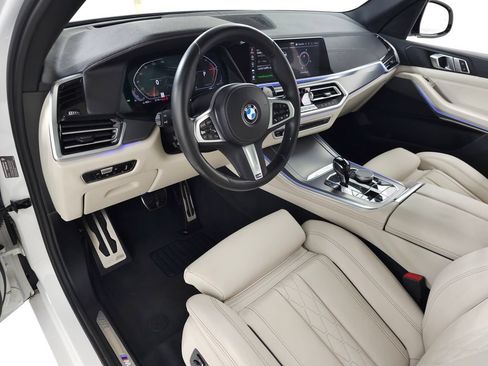 Used 2023 BMW X5 xDrive40i w/ M Sport Package AWD/4WD image 16