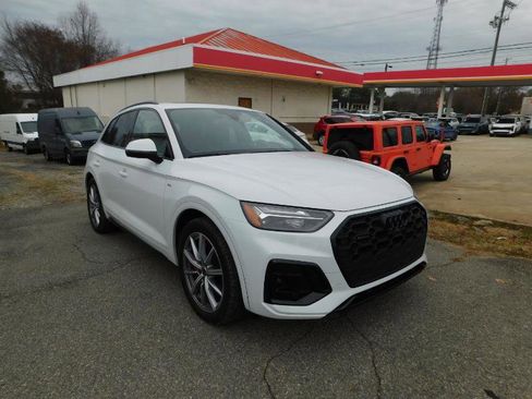 Used 2024 Audi Q5 e Premium Plus image 3