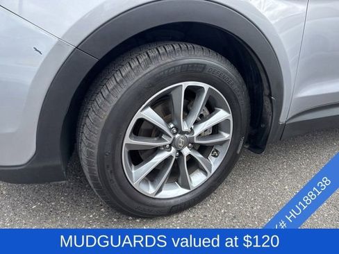 Used 2017 Hyundai Santa Fe SE AWD/4WD image 4