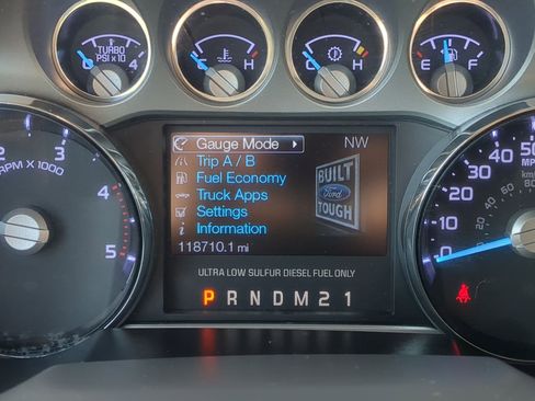 Used 2015 Ford F350 Lariat w/ Lariat Interior Package image 21