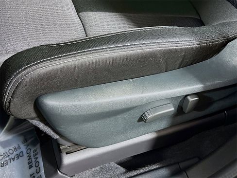 Used 2024 Subaru Ascent Premium w/ Convenience Package image 17