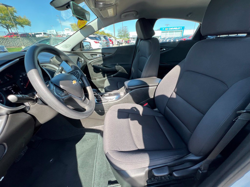 Used 2022 Chevrolet Malibu LS FWD image 19