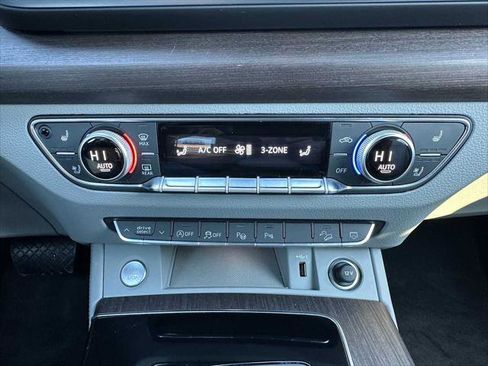 Used 2025 Audi Q5 Prestige w/ Prestige Package image 28