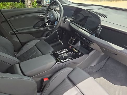 Certified 2025 Audi SQ6 e-tron Prestige w/ 21" Black Optic Wheel Package image 12