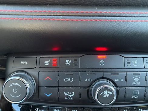 Used 2023 Dodge Durango GT image 31