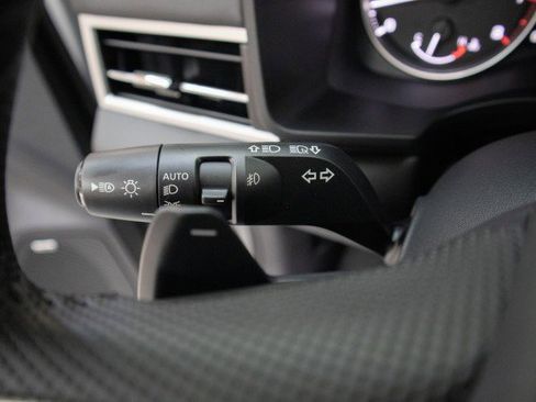 New 2025 Mitsubishi Outlander SE image 11