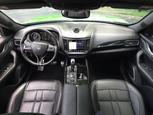 Used 2023 Maserati Levante Modena AWD/4WD image 10