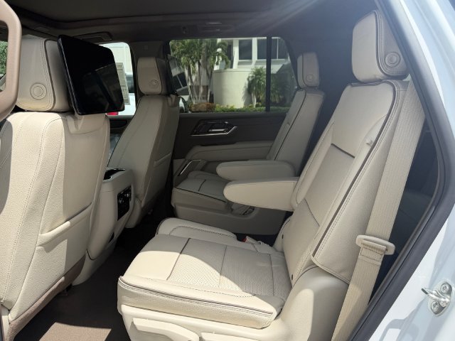 New 2026 GMC Yukon Denali w/ Denali Reserve Package AWD/4WD image 14