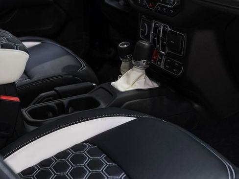 Used 2025 Jeep Wrangler Unlimited Rubicon 392 AWD/4WD image 82