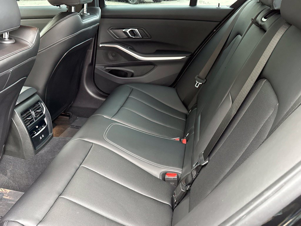 Certified 2024 BMW 330i Sedan w/ M Sport Package RWD image 30