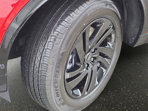 New 2026 Land Rover Discovery Sport Landmark image 33