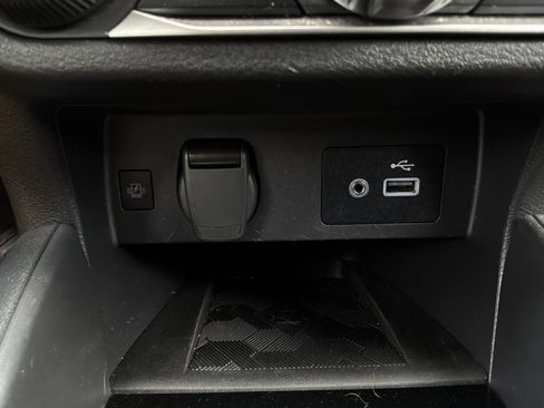Used 2025 Nissan Versa SV FWD image 23