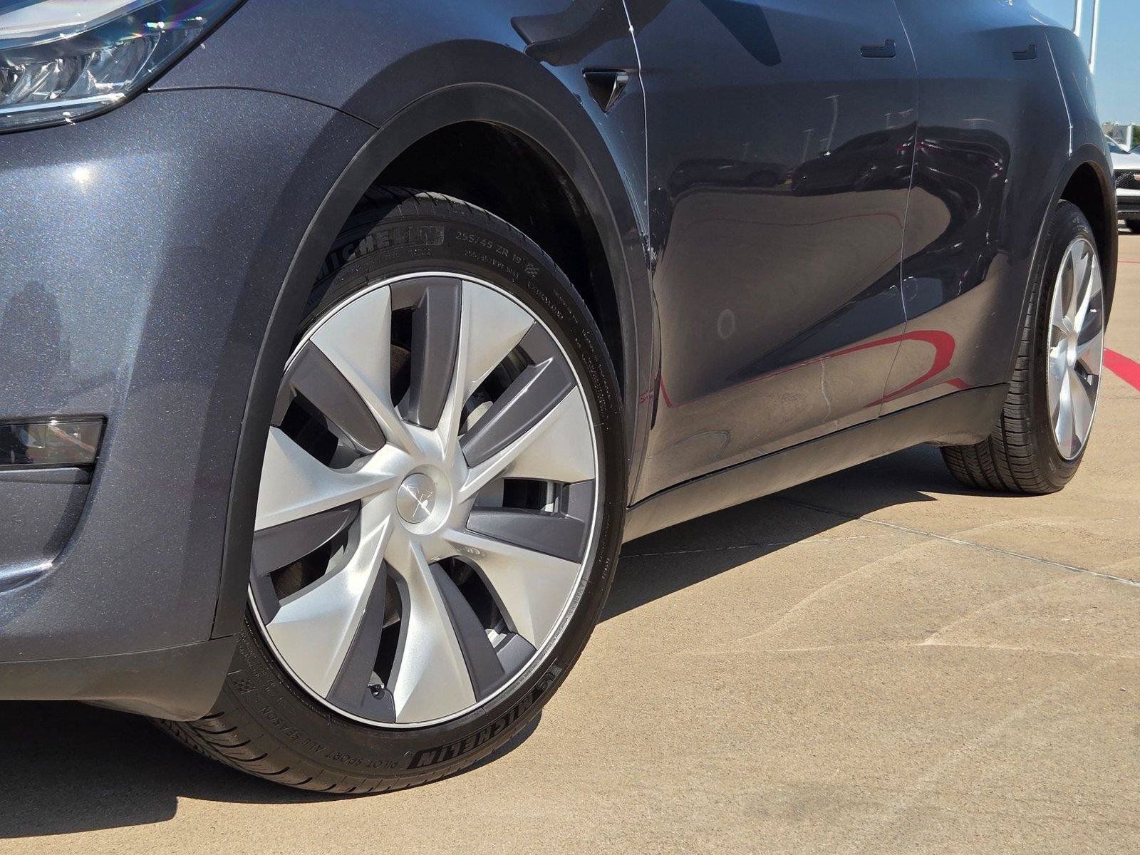 Used 2023 Tesla Model Y Long Range AWD/4WD image 8