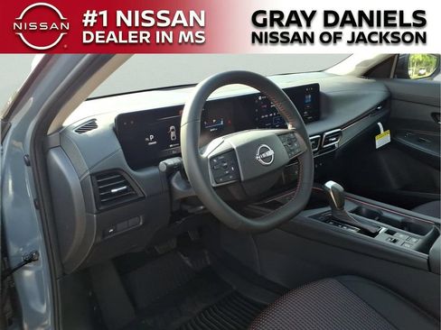 New 2026 Nissan Sentra SR w/ Floor Mat Package FWD image 9