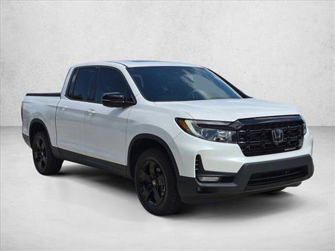 Used 2025 Honda Ridgeline Black Edition image 3
