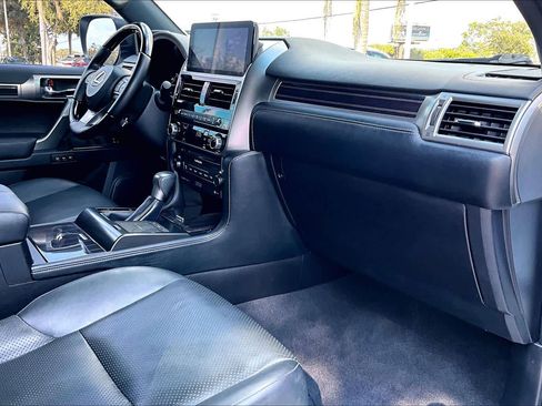 Used 2023 Lexus GX 460 Luxury w/ Sport Design Package image 19