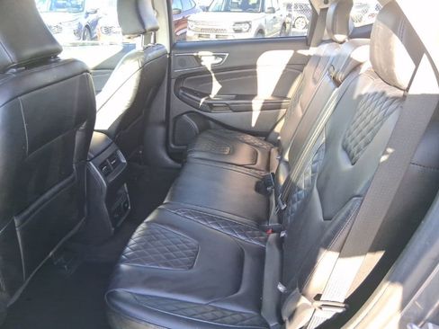 Used 2024 Ford Edge Titanium image 9