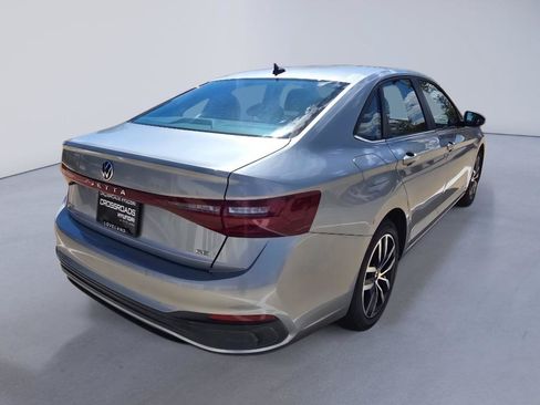 Used 2025 Volkswagen Jetta SE FWD image 6