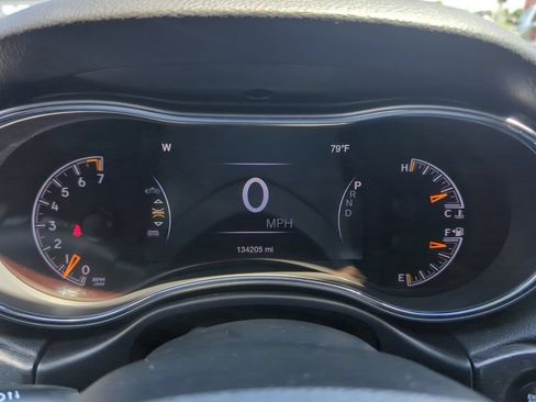 Used 2017 Jeep Grand Cherokee Altitude AWD/4WD image 27