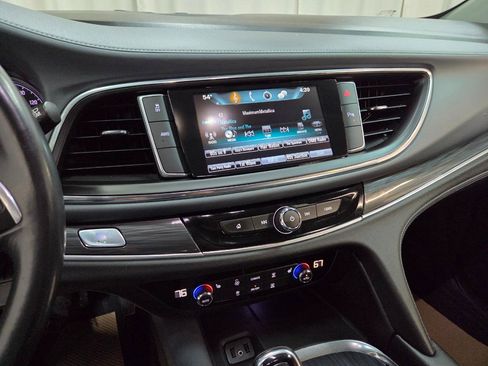 Used 2019 Buick Enclave Essence AWD/4WD image 21