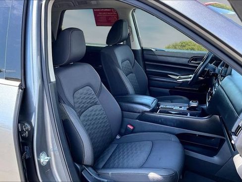 Used 2024 Nissan Pathfinder S FWD image 27